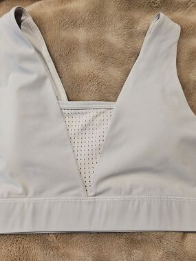 ALO Yoga Light Gray V-Neck Sports Bralette with Mesh Insert